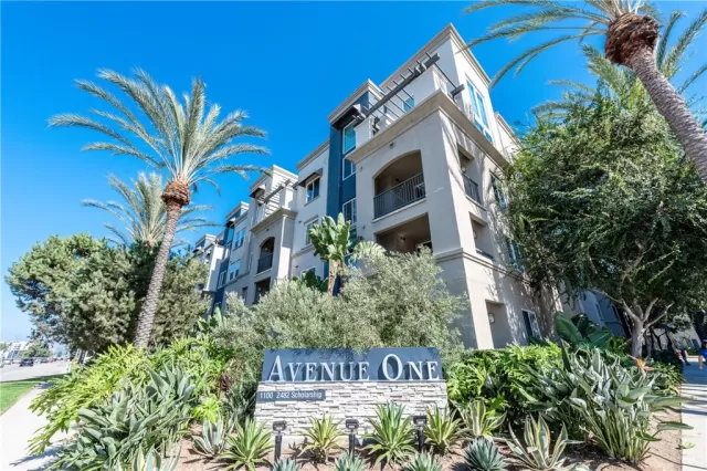 MLS: OC23209017 Condo For Sale