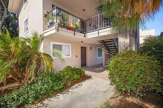 MLS: OC23209099 Condo For Sale