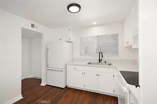 Photo #5: OC23209099 Listing