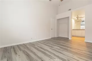 Photo #6: OC23209167 Listing 