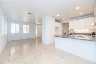 Photo #3: OC23209179 Listing