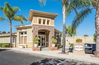 Photo #2: OC23209185 Listing 