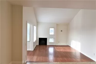 Photo #3: OC23209308 Listing 