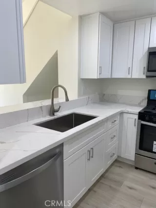 Photo #4: OC23209956 Listing 