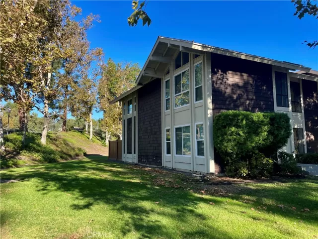 MLS: OC23210119 Condo For Sale