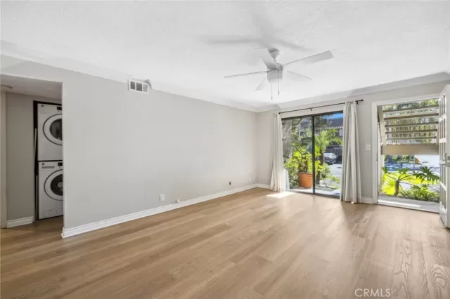 MLS: OC23210578 Condo For Sale