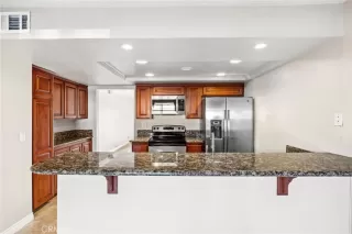 Photo #4: OC23210578 Listing 