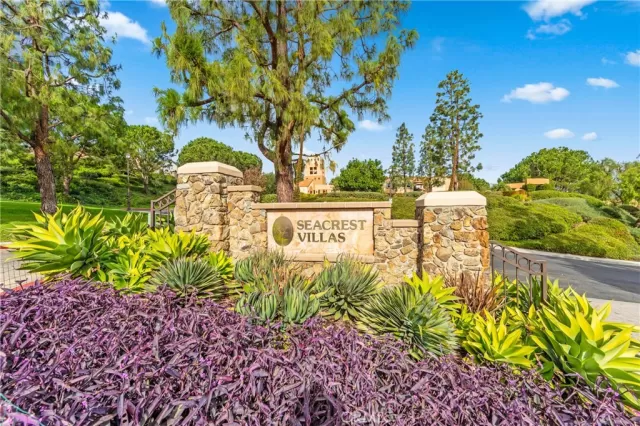 MLS: OC23210976 Condo For Sale