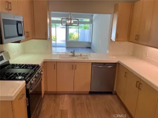 Photo #6: OC23211057 Listing 