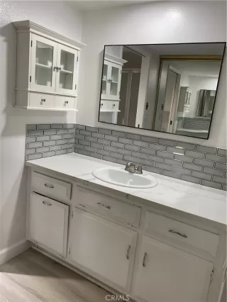 Photo #4: OC23211165 Listing