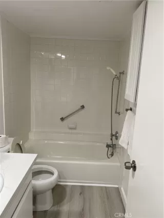 Photo #5: OC23211165 Listing