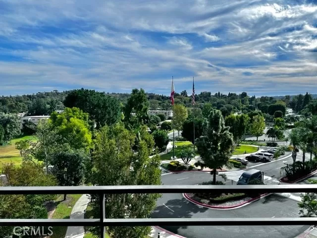 MLS: OC23211280 Condo For Sale