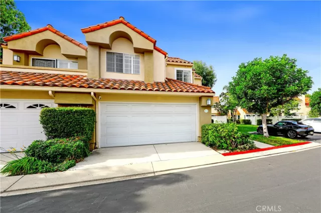 MLS: OC23211638 Condo For Sale