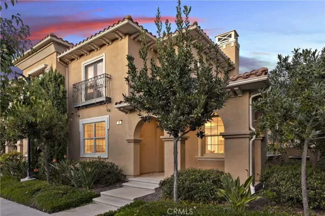 MLS: OC23211654 Condo For Sale