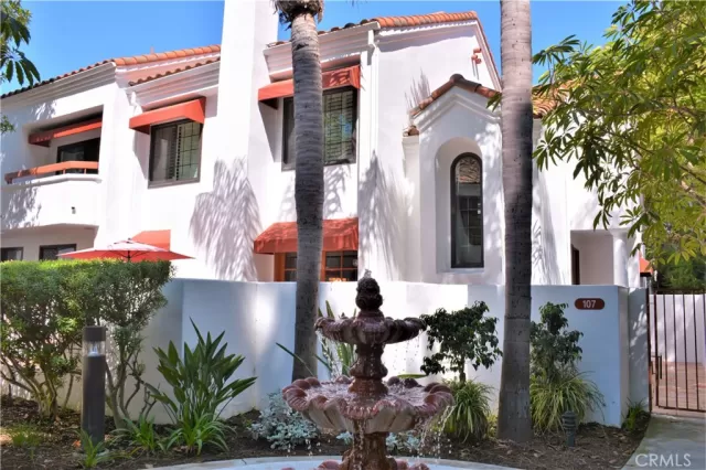 MLS: OC23212844 Condo For Sale