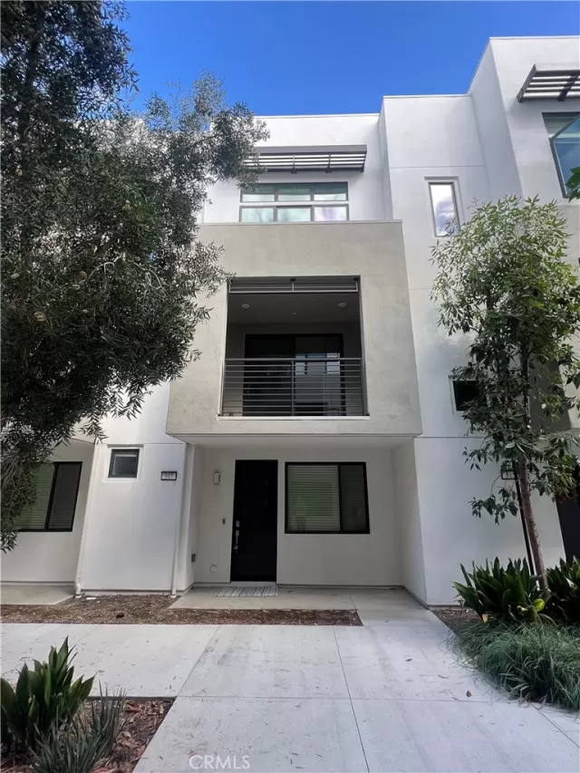 MLS: OC23212901 Condo For Sale