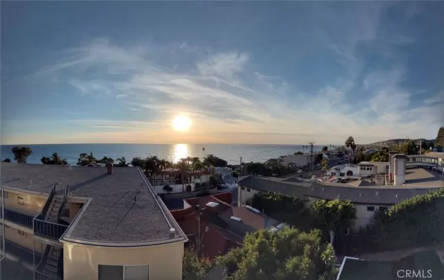 MLS: OC23212915 Condo For Sale