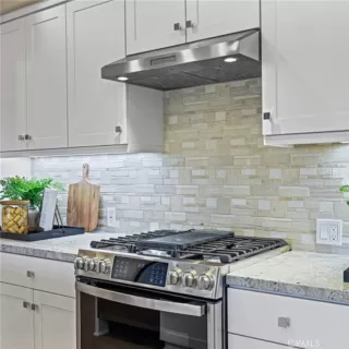 Photo #5: OC23212926 Listing