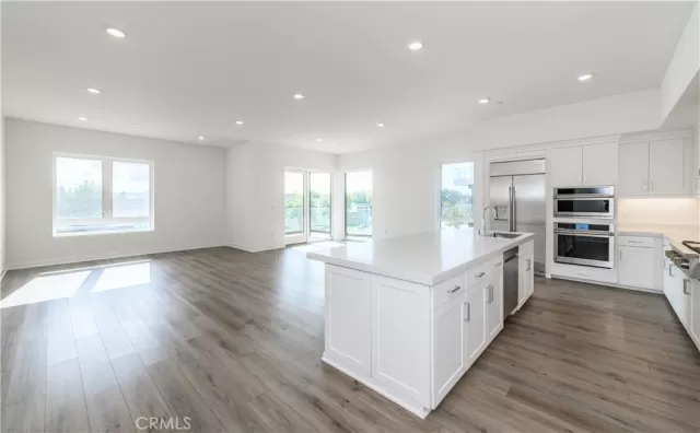 MLS: OC23212992 Condo For Sale