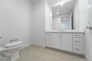 Photo #5: OC23212992 Listing