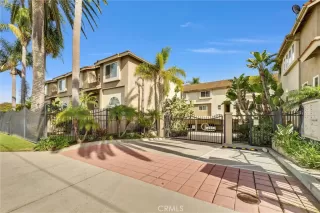 Photo #1: OC23213145 Listing