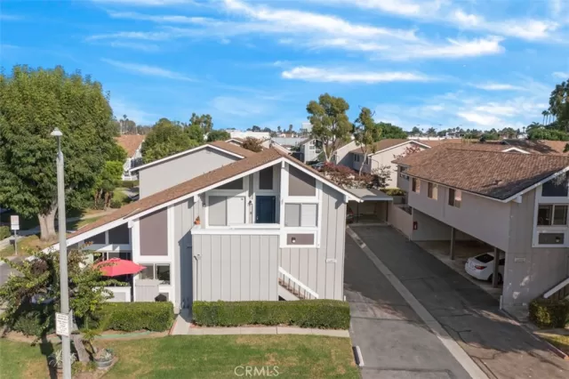 MLS: OC23213361 Condo For Sale