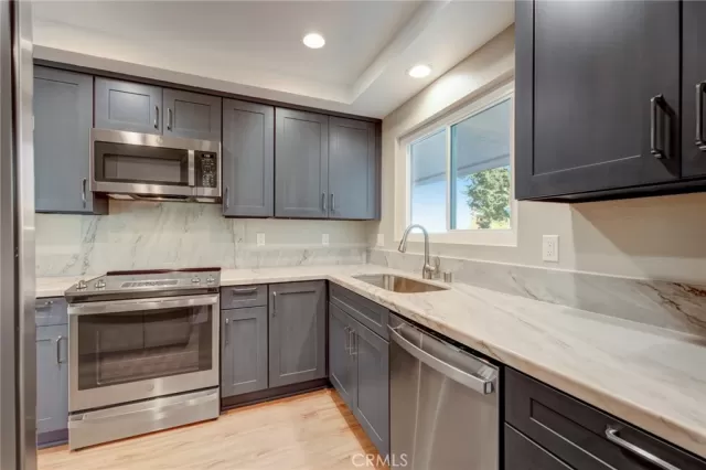 MLS: OC23213371 Condo For Sale