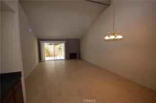 Photo #4: OC23213802 Listing