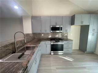 Photo #6: OC23213978 Listing 