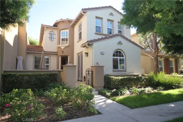 MLS: OC23214024 Condo For Sale