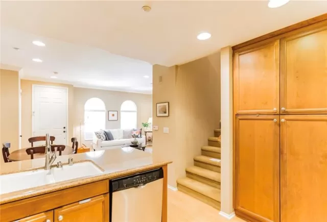 MLS: OC23214115 Condo For Sale