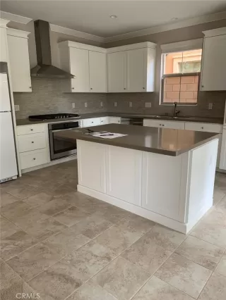 Photo #1: OC23214172 Listing 