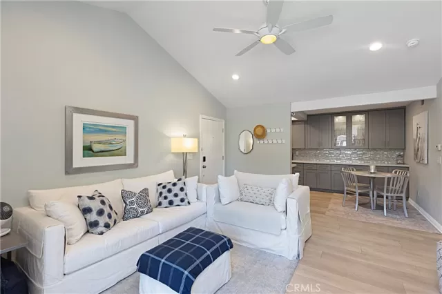 MLS: OC23214195 Condo For Sale