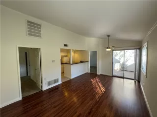 Photo #5: OC23214206 Listing 