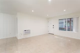 Photo #3: OC23214232 Listing