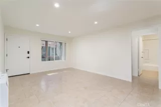 Photo #4: OC23214232 Listing