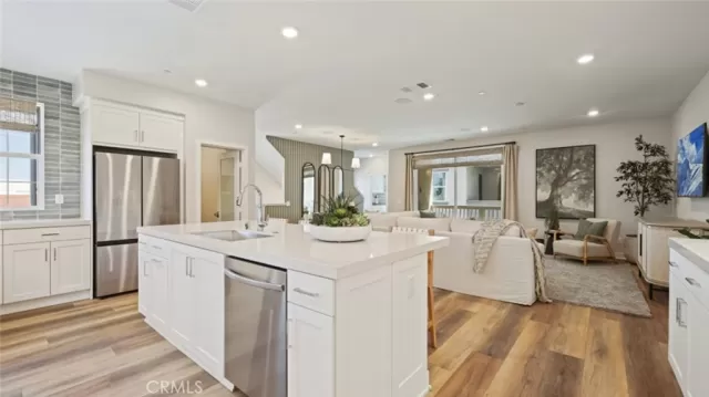 MLS: OC23215128 Condo For Sale