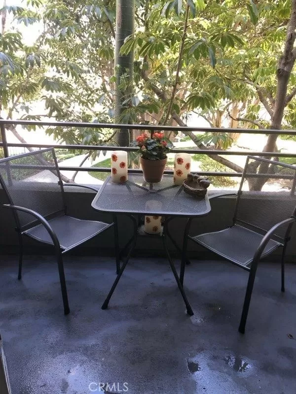 MLS: OC23215320 Condo For Sale