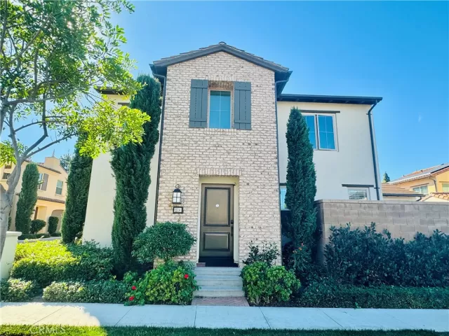 MLS: OC23215436 Condo For Sale