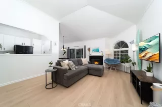 Photo #3: OC23215974 Listing