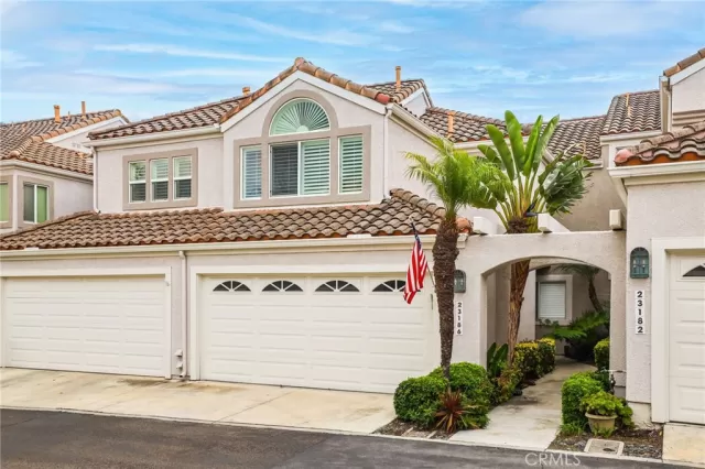 MLS: OC23216035 Condo For Sale