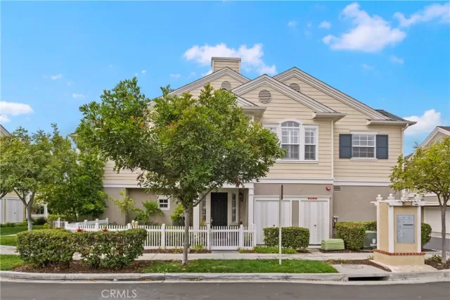 MLS: OC23216189 Condo For Sale