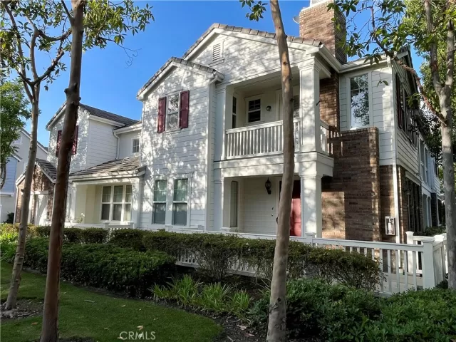 MLS: OC23216201 Condo For Sale