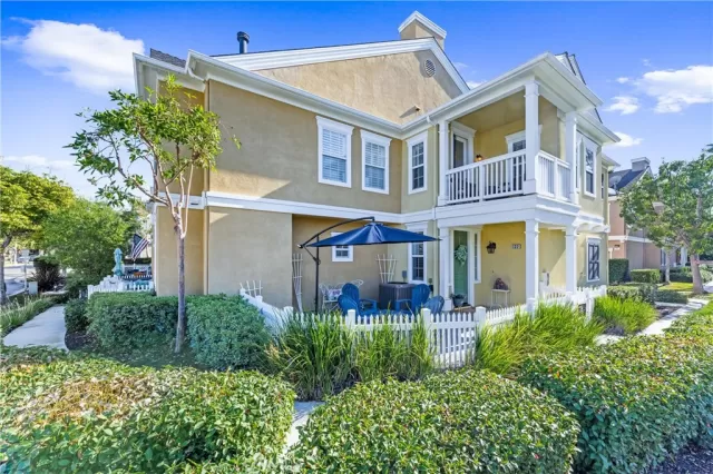 MLS: OC23216321 Condo For Sale