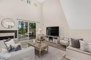 Photo #2: OC23216376 Listing 