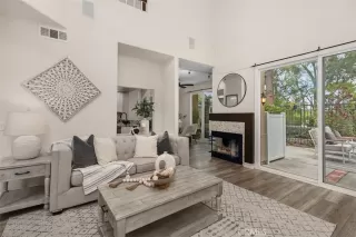 Photo #4: OC23216376 Listing 