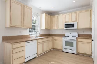 Photo #2: OC23216411 Listing 