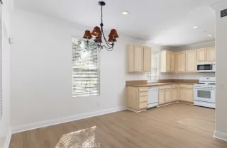 Photo #6: OC23216411 Listing 