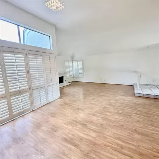 Photo #4: OC23216589 Listing 