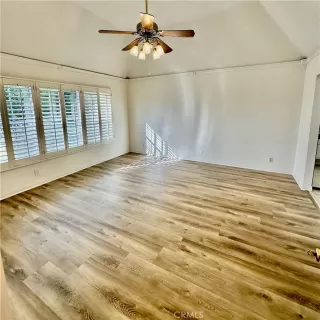 Photo #6: OC23216589 Listing 